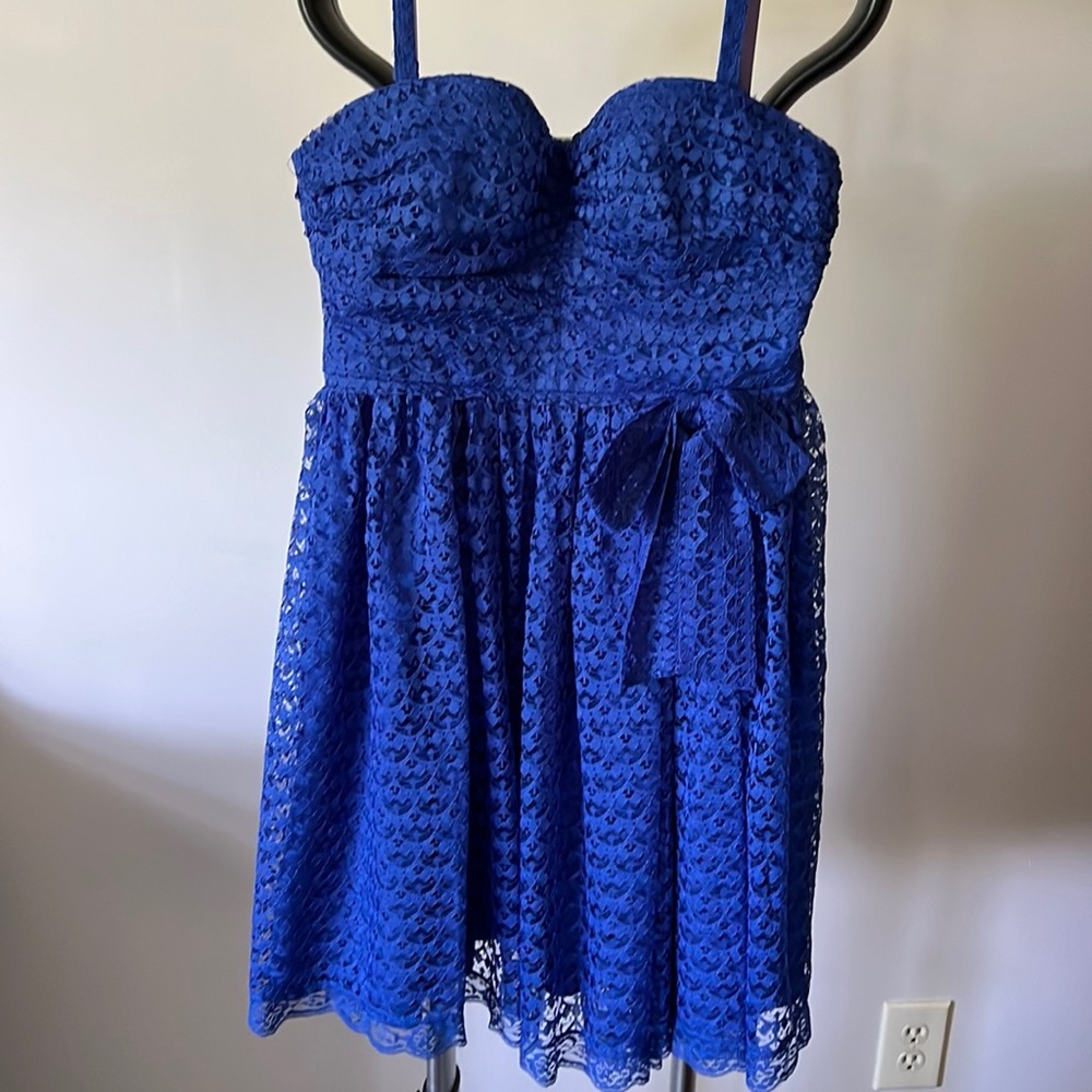 Forever 21 blue lace overlay dress size M